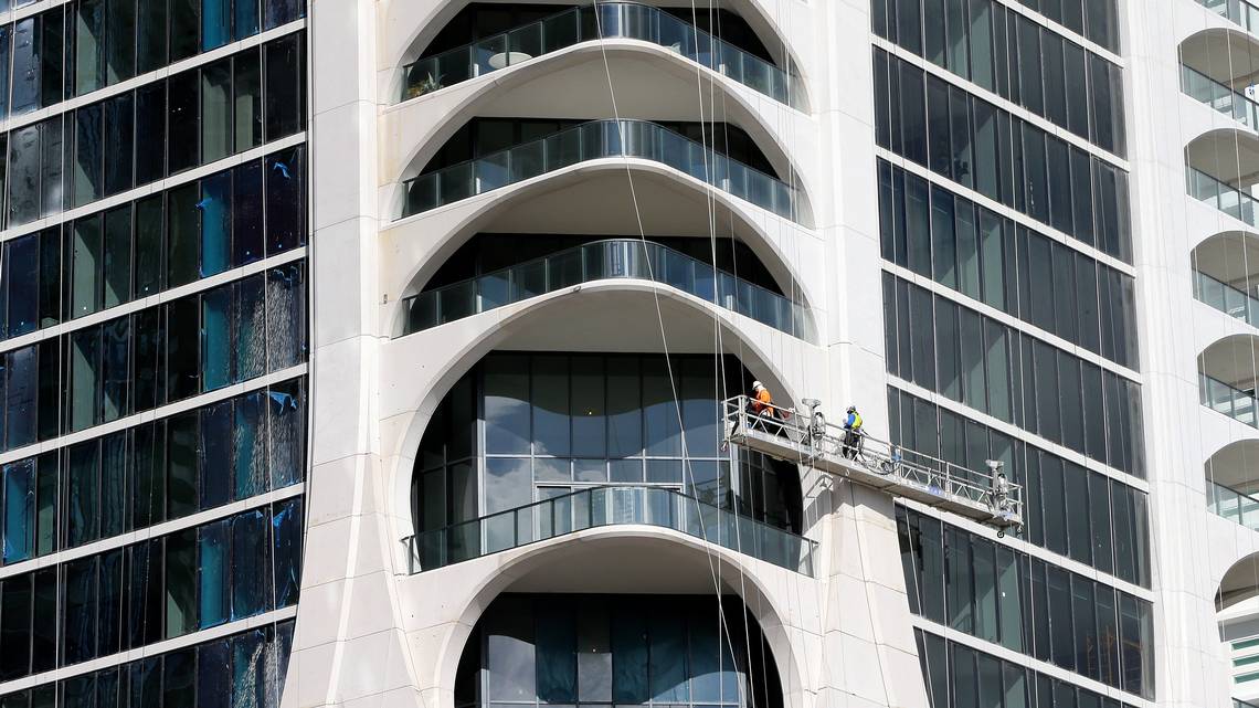 Does starchitecture still sell condos?
